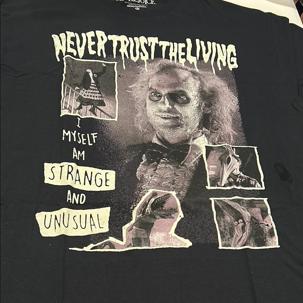 Beetlejuice Never Trust The Living I Myself Am Strange and Unusual’ Black XL Tee